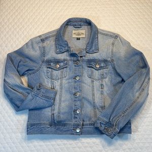 Ashley-Vintage-Charm by 26 Distressed Jean Jacket. Size Large.